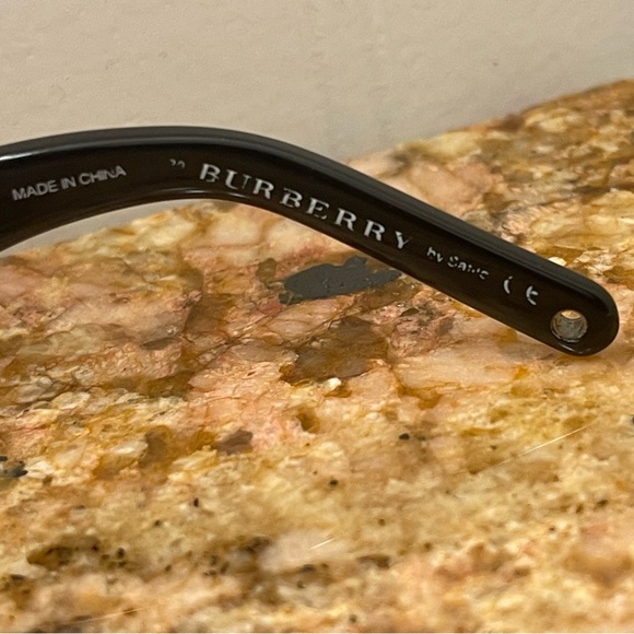 Burberry women’s oversized sunglasses - Picture 6 of 8